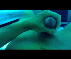 cumming in tanning bed