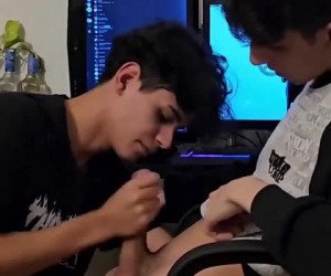 gamer twinks amateur blowjob